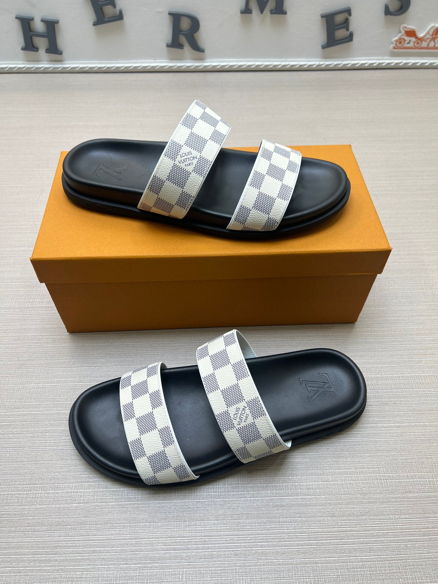 54E61ZDE Stylish slippers