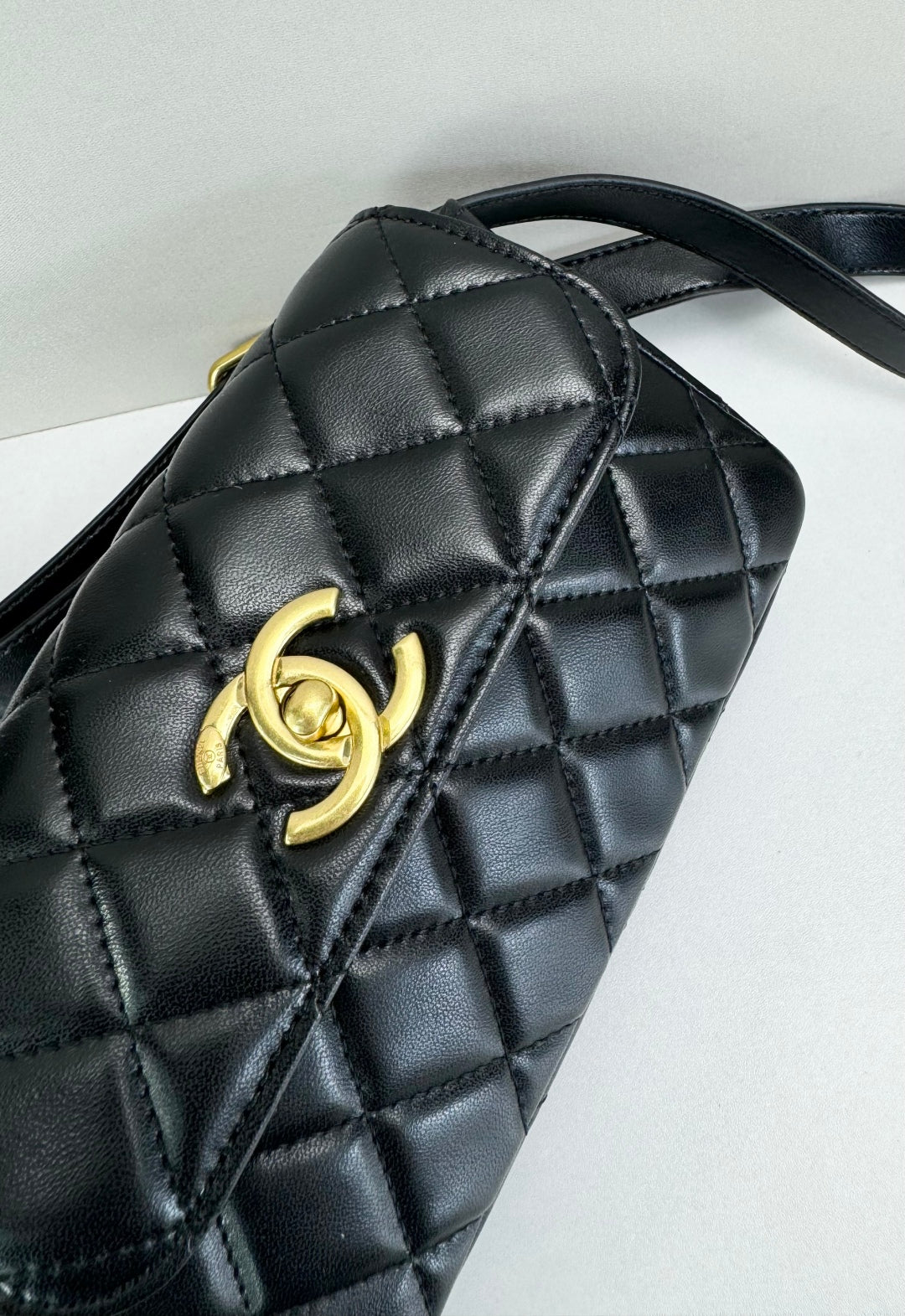 15RC61BDE Stylish leather bag