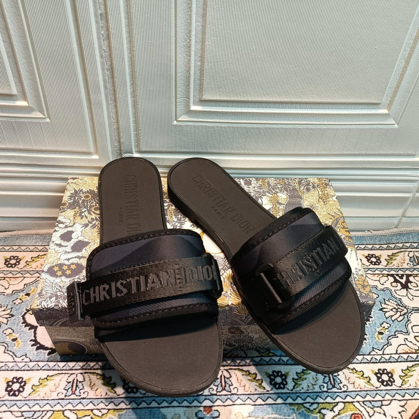 14D20ZDE Stylish Slippers