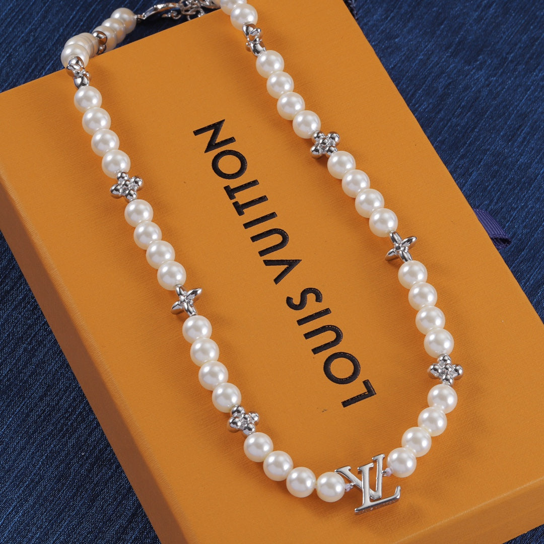 14E1017XDE Stylish Necklaces