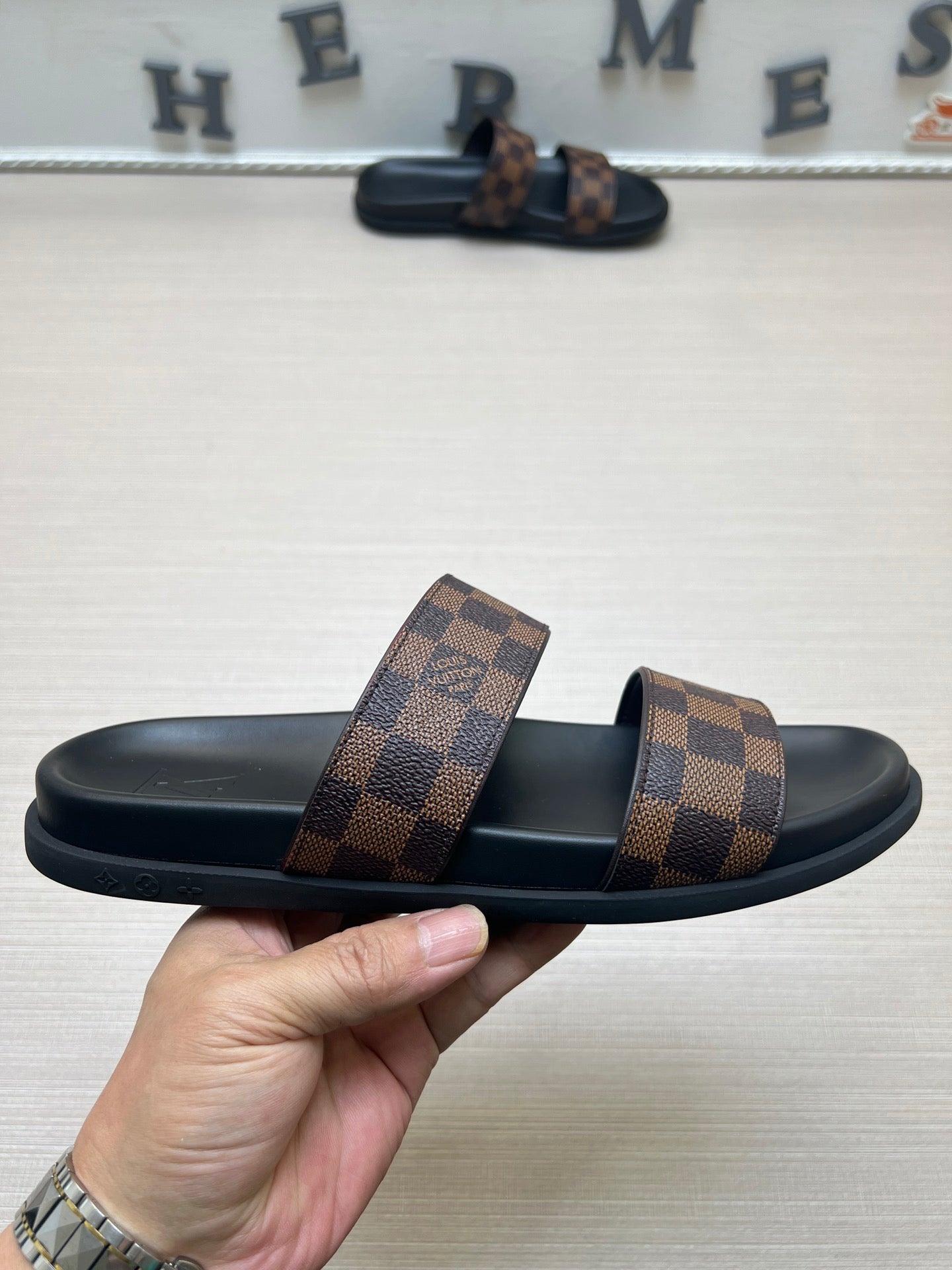 54E60ZDE Stylish slippers