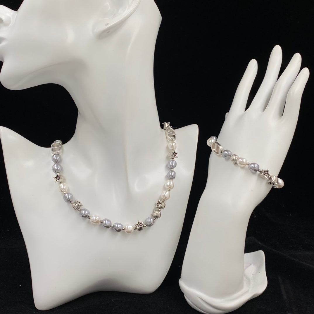 175RD23XDE Stylish Necklaces . Bracelets