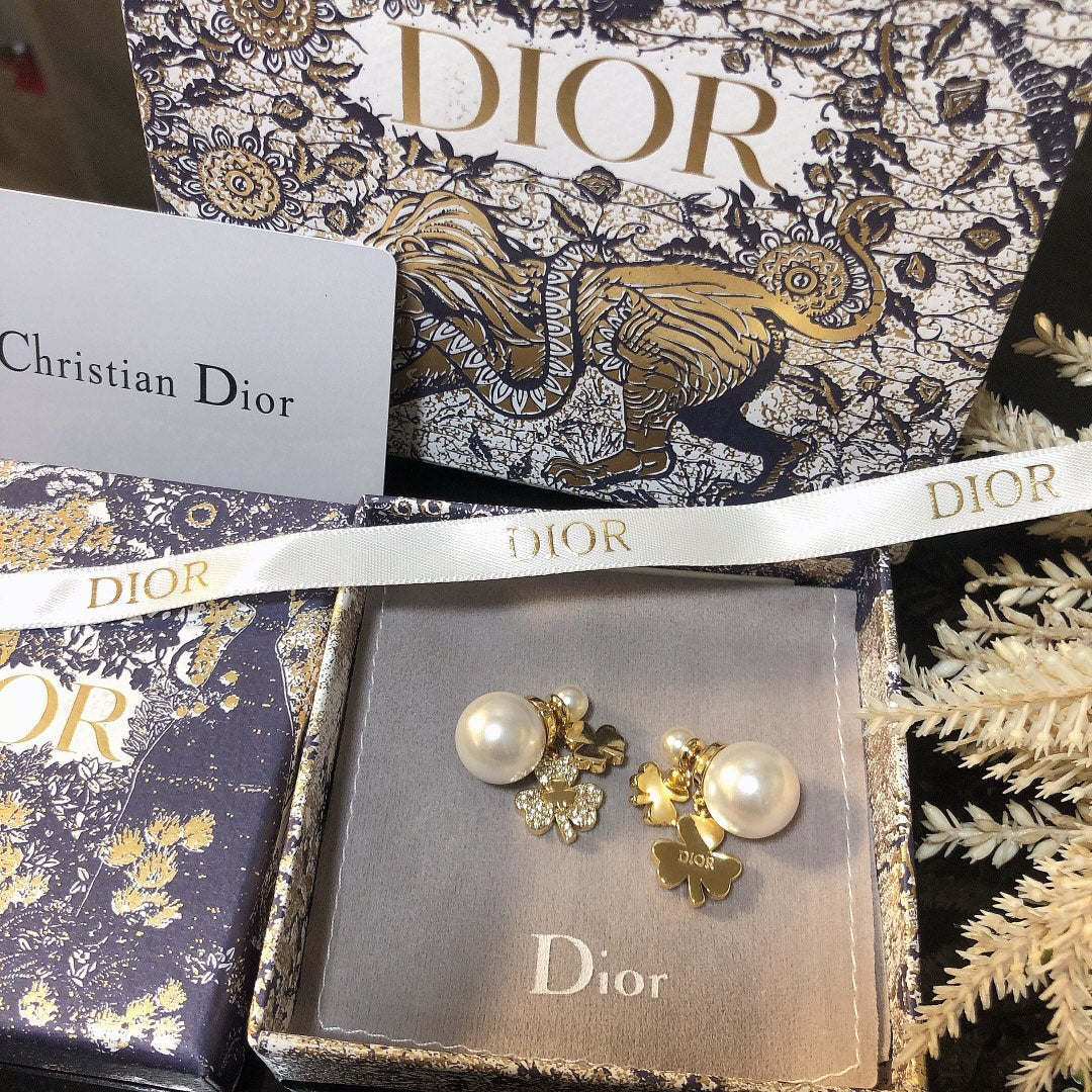 1YD295EDE Stylish Earrings