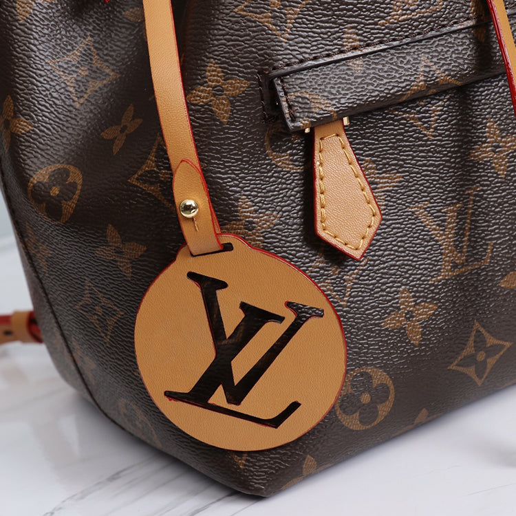 1E067BDE Stylish leather bag