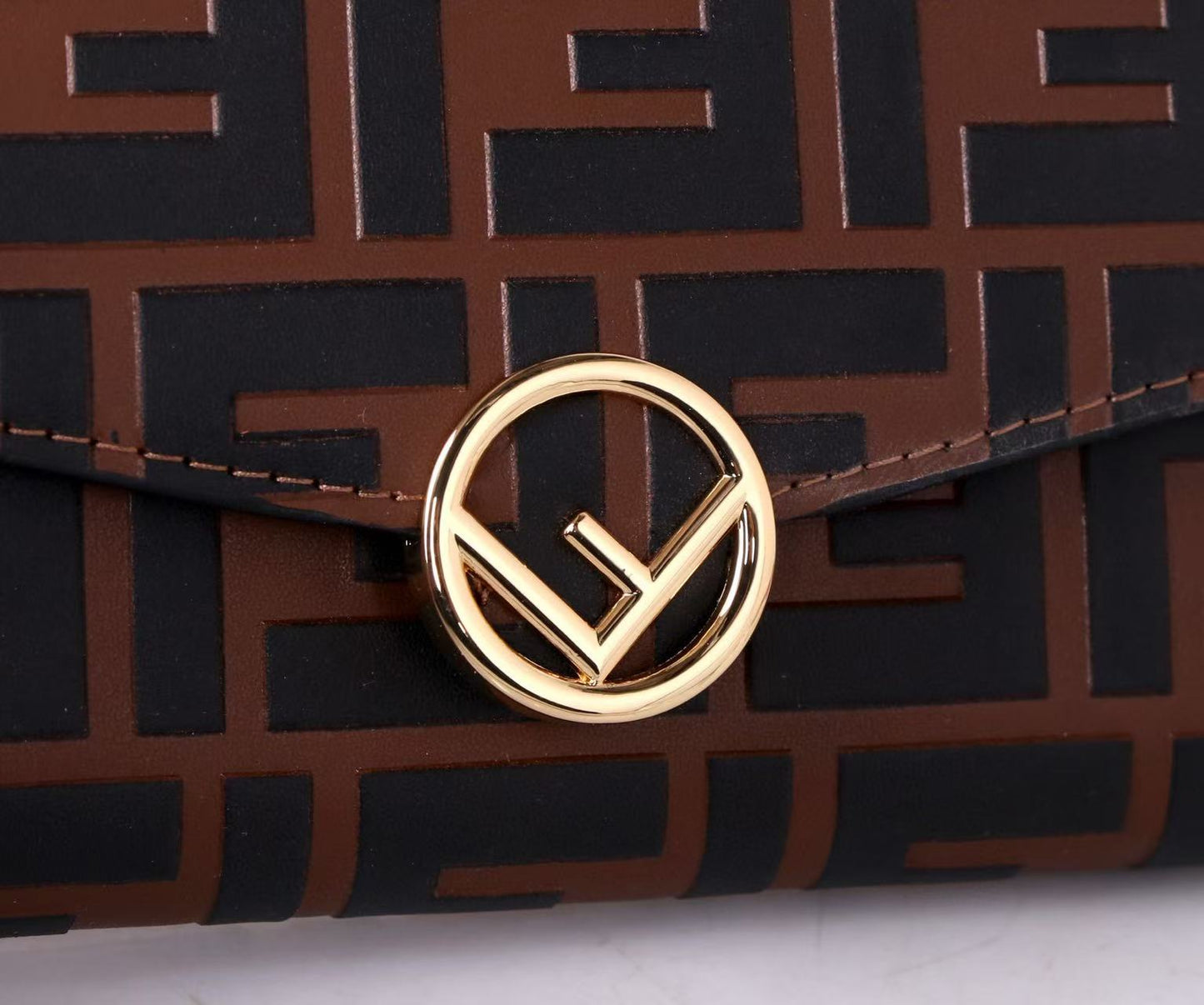 165NF107BDE Stylish leather bag