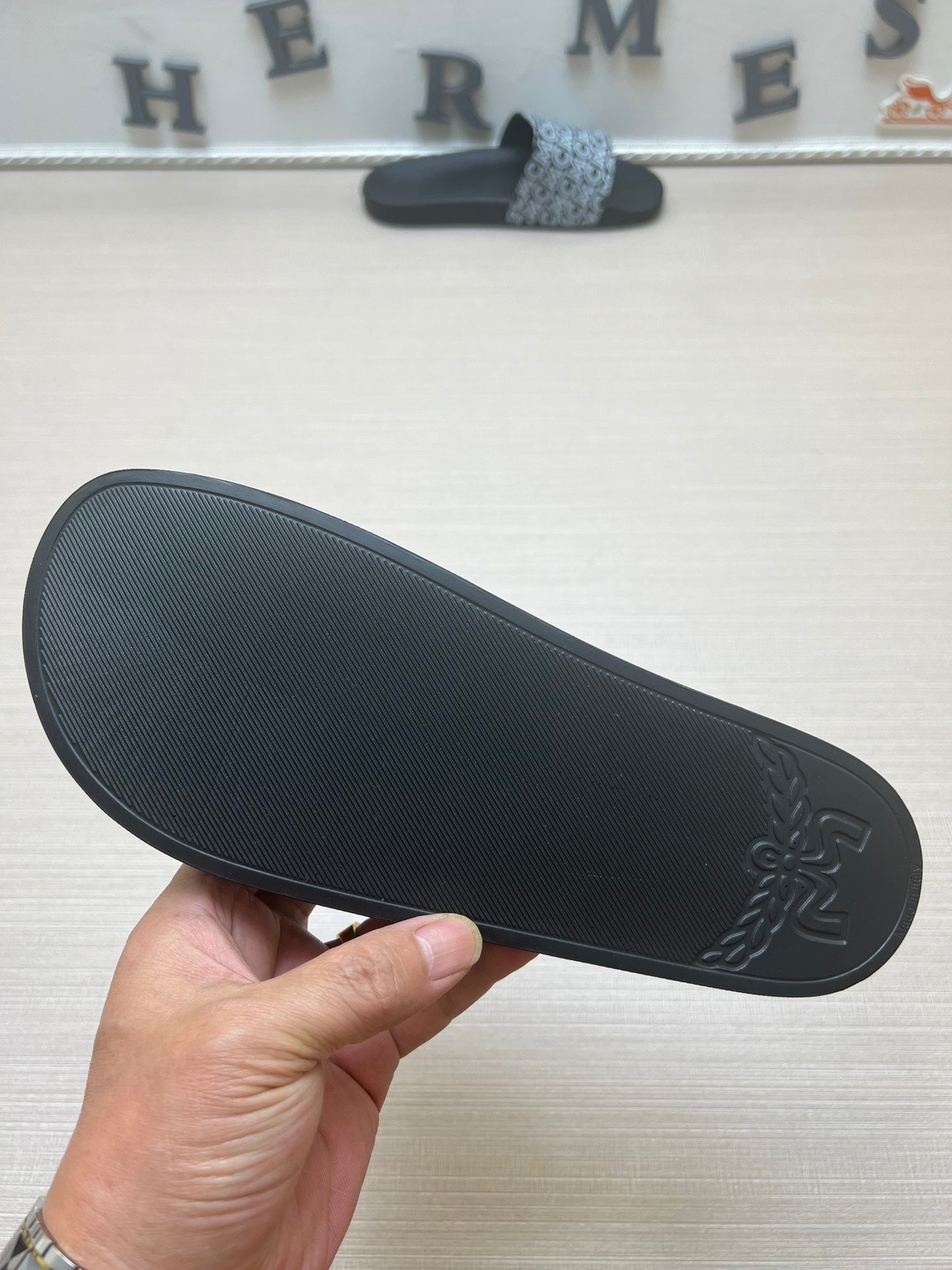 54M45ZDE Stylish slippers