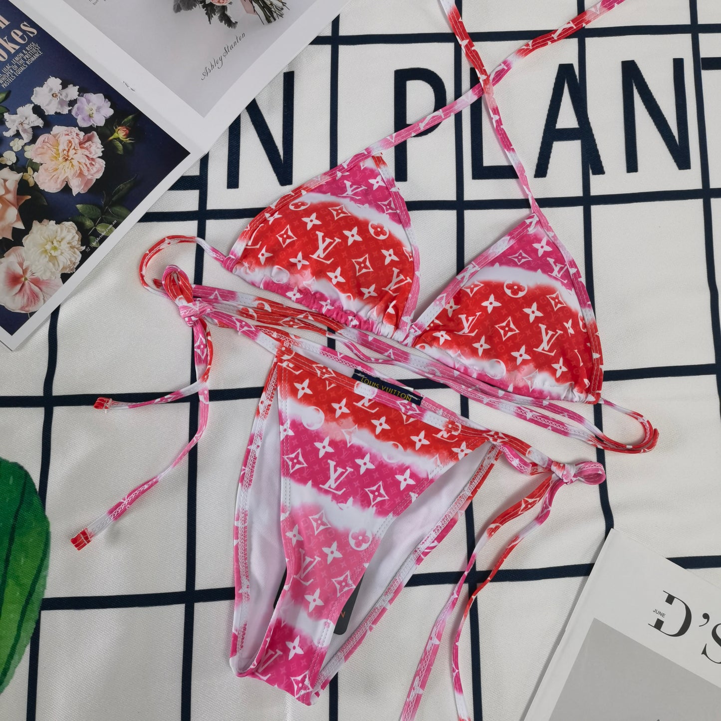 14E72YDE Stylish Bikini swimsuit