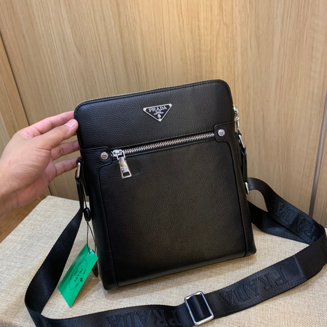 2XPD308BDE Stylish leather bag