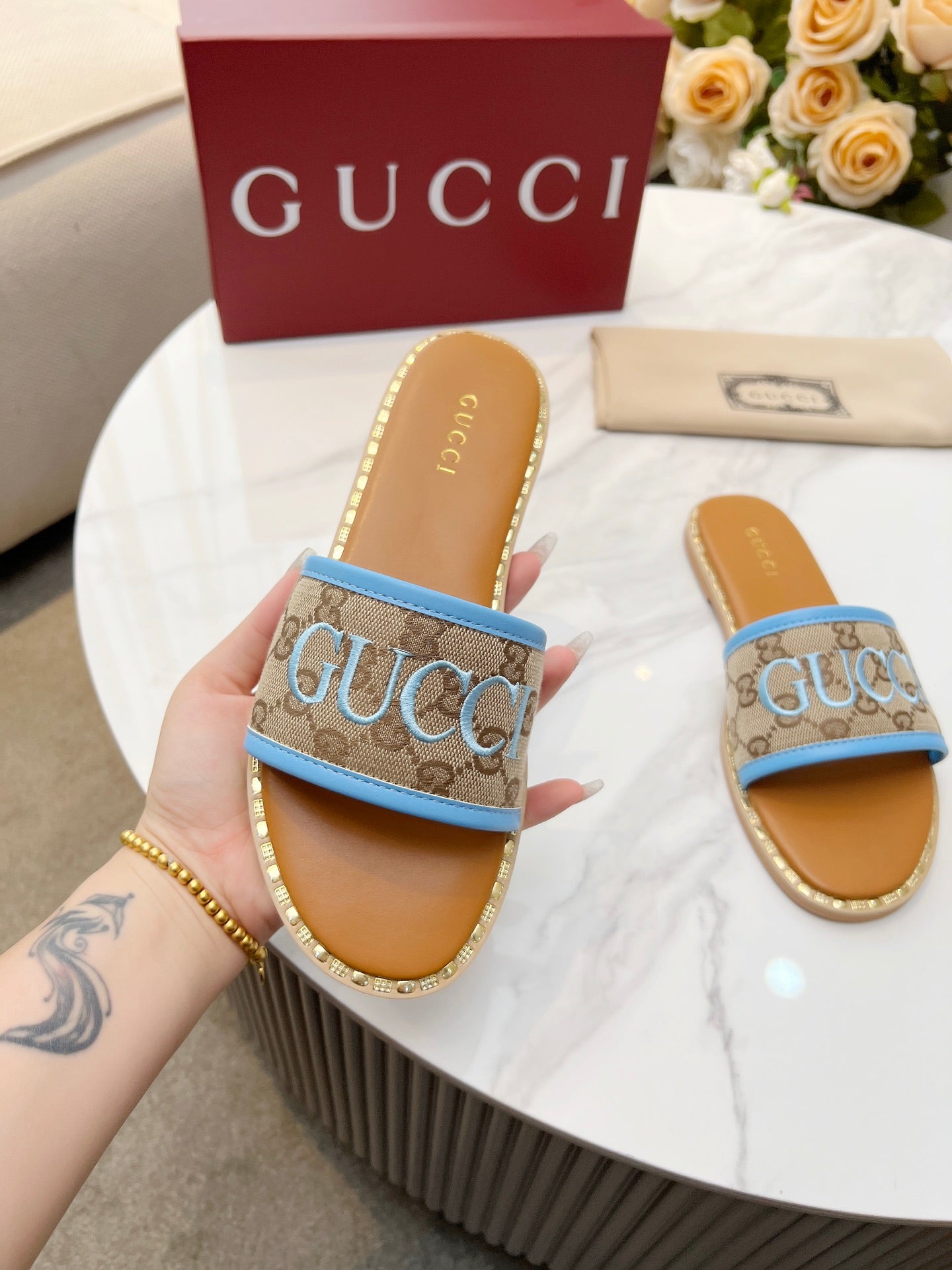 255QB29ZDE Stylish leather Slippers