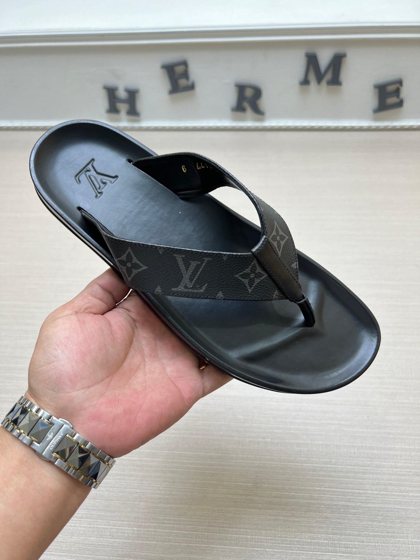 54E86ZDE Stylish slippers