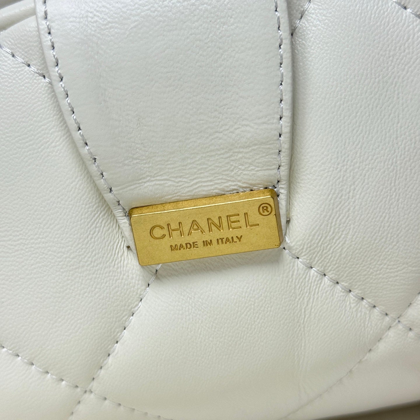 15RC49BDE Stylish leather bag