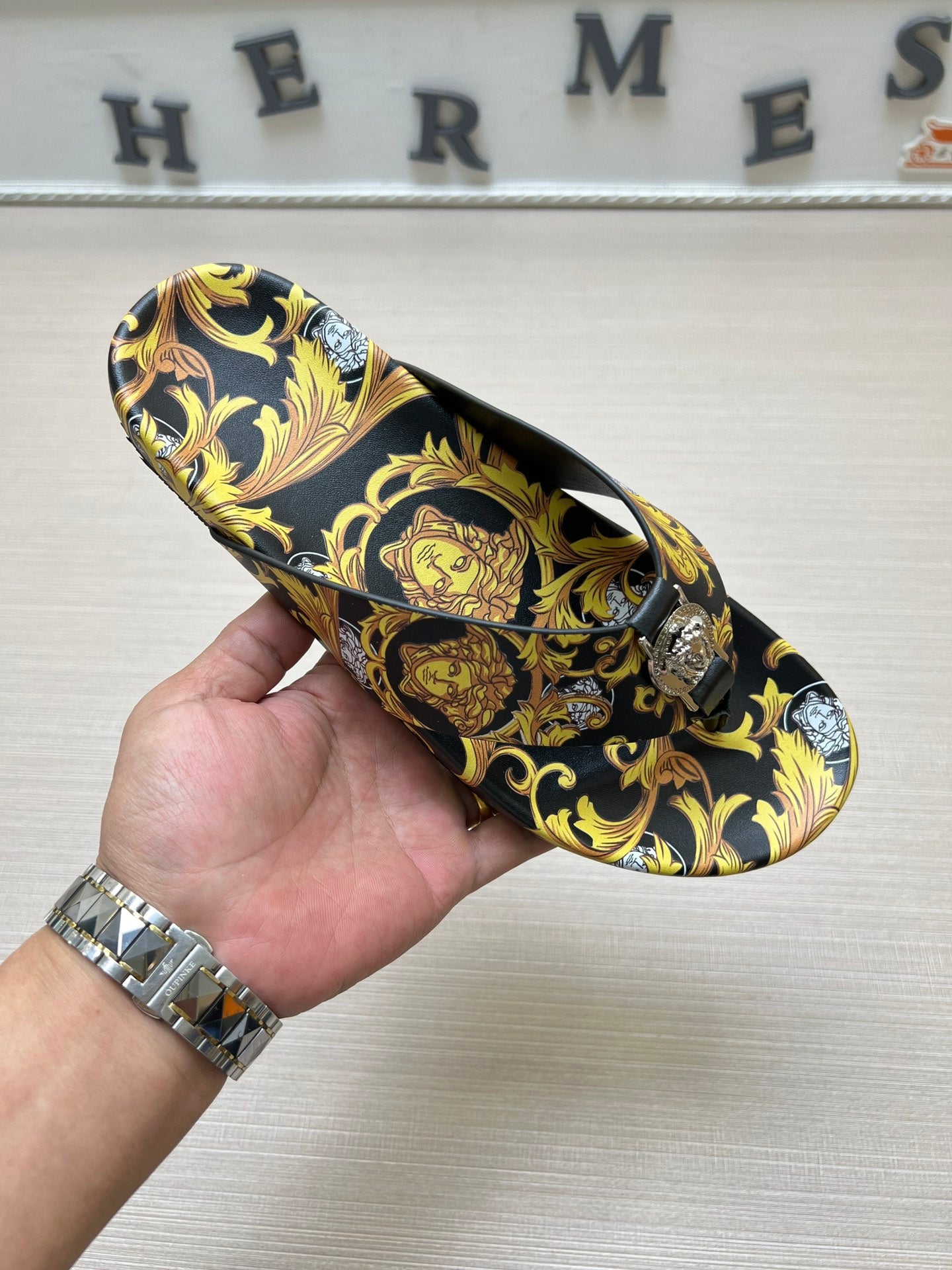 54V96ZDE Stylish slippers