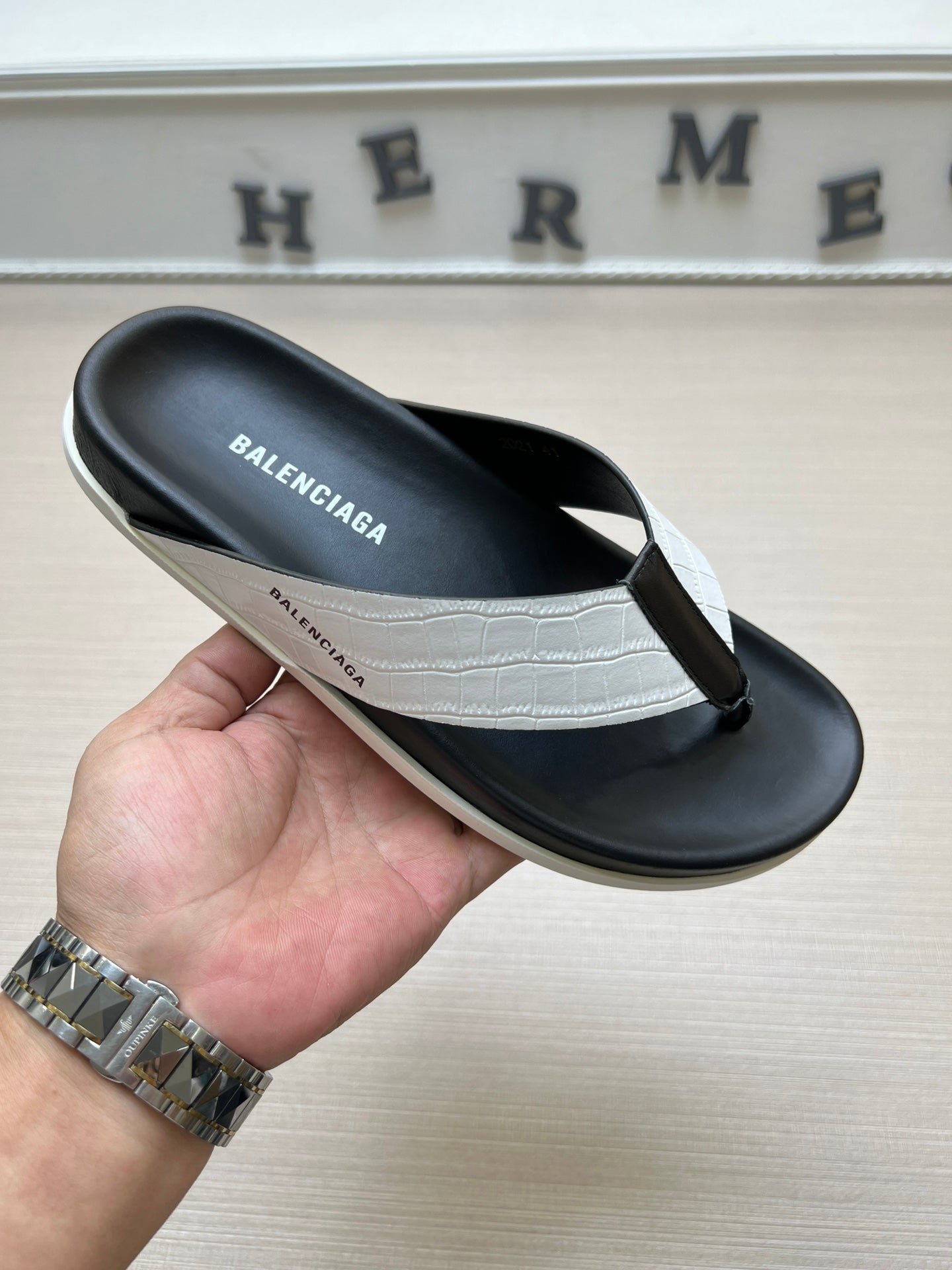54J98ZDE Stylish slippers