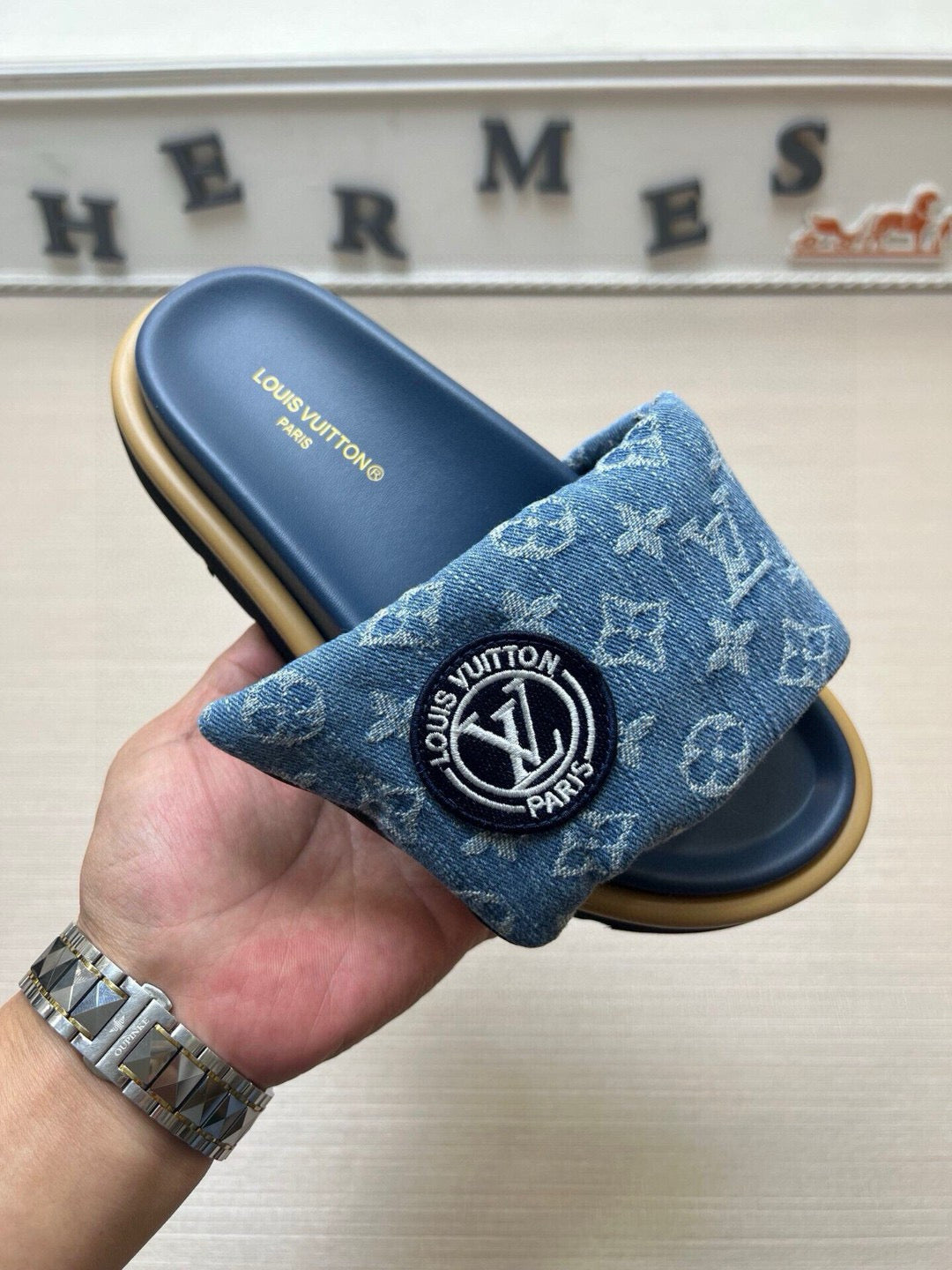 5QE7ZDE Stylish Slippers