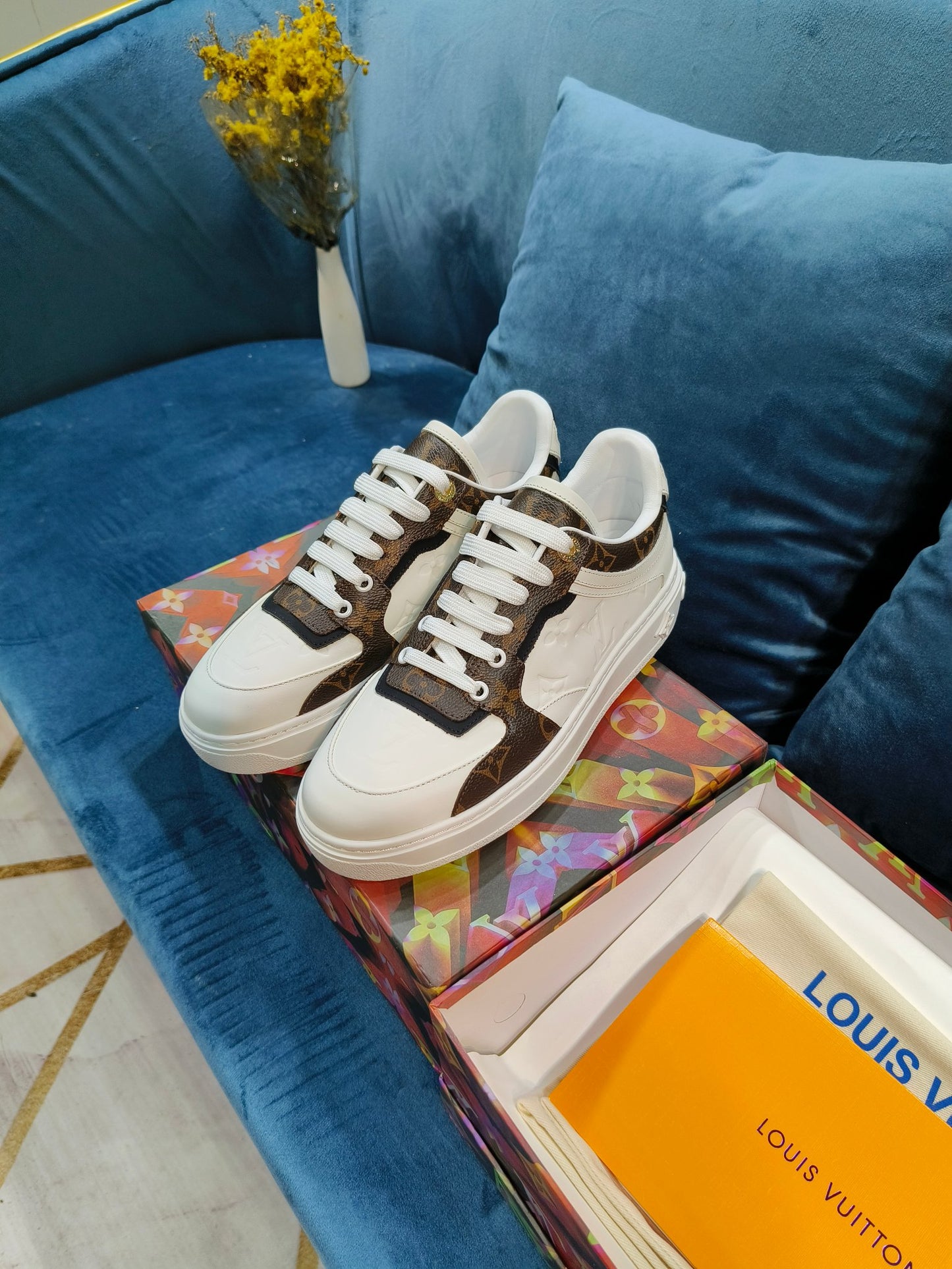 2YE45ZDE Stylish Sneakers