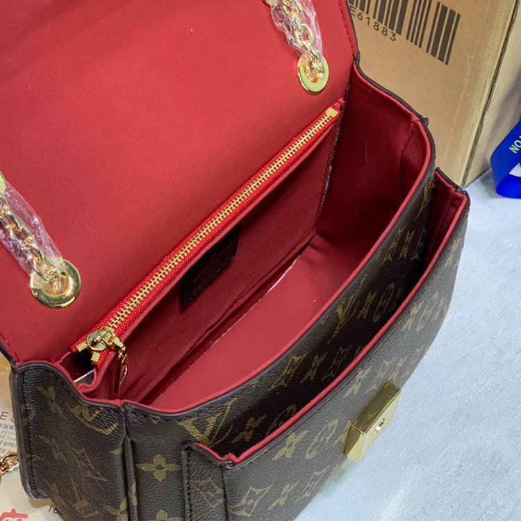 AE113BDE Stylish leather bag