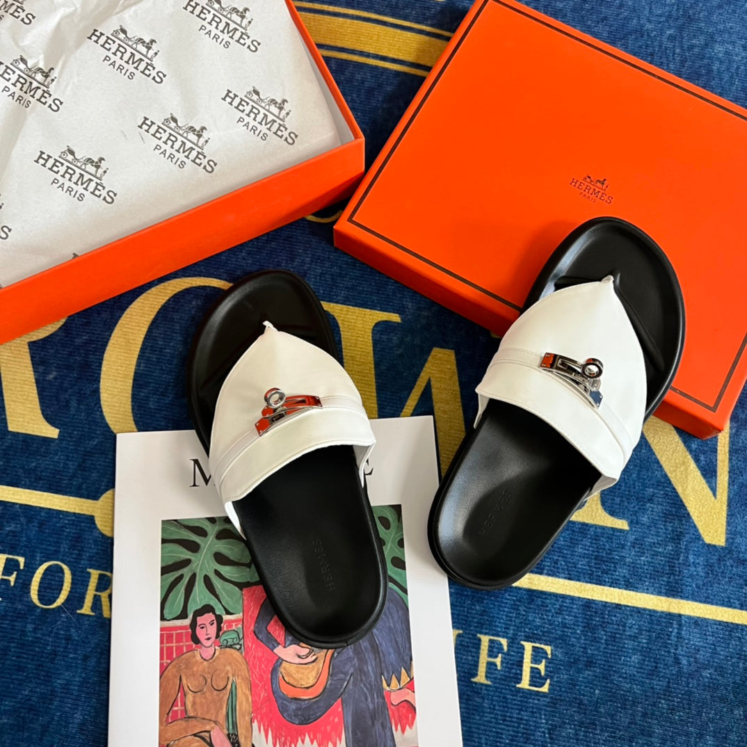 14H3ZDE Stylish Slippers