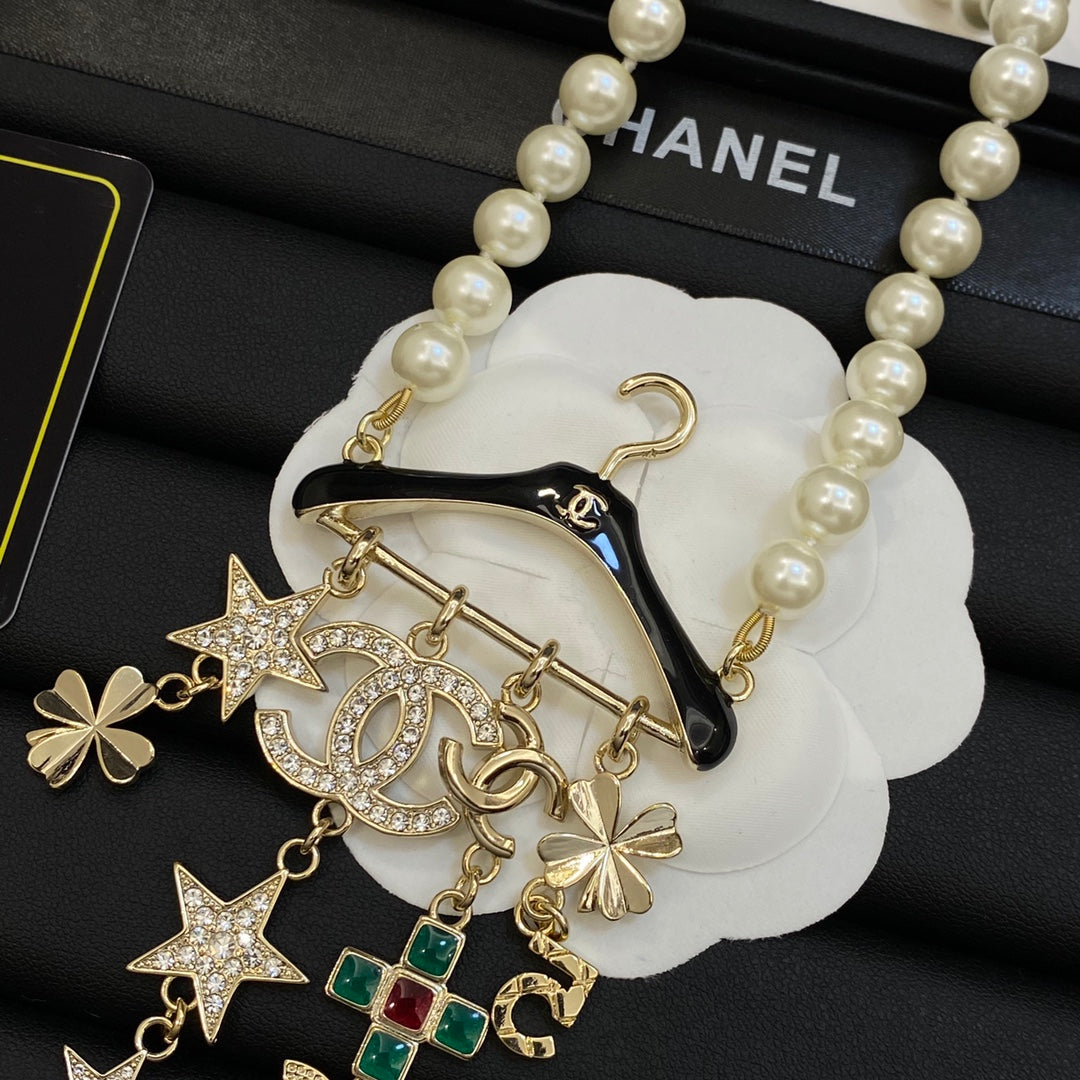 14C989XDE Stylish Necklaces