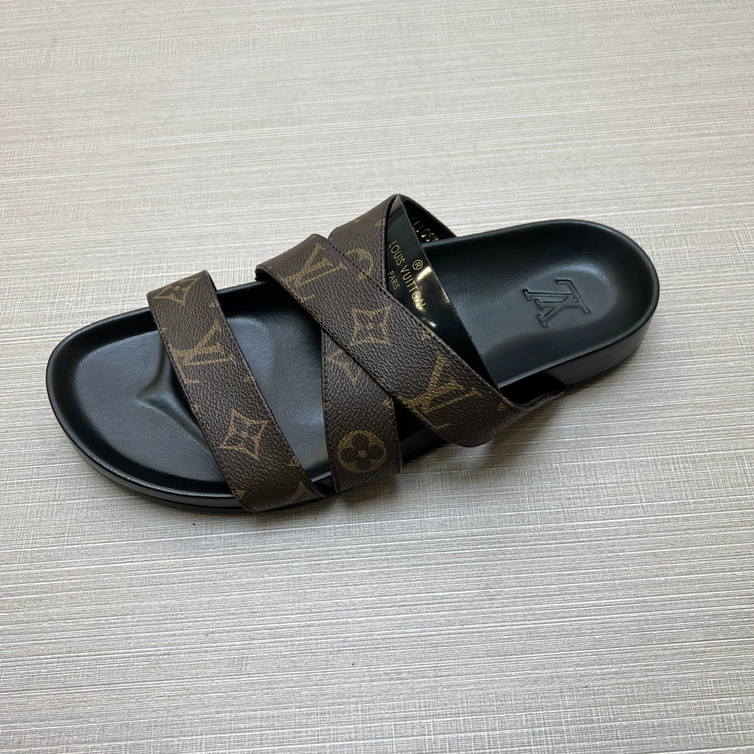 54E89ZDE Stylish slippers