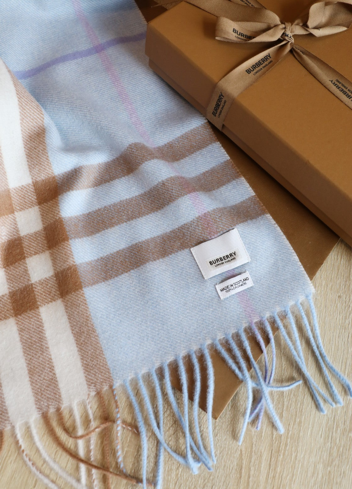 185ZR2WDE Stylish Winter Scarves