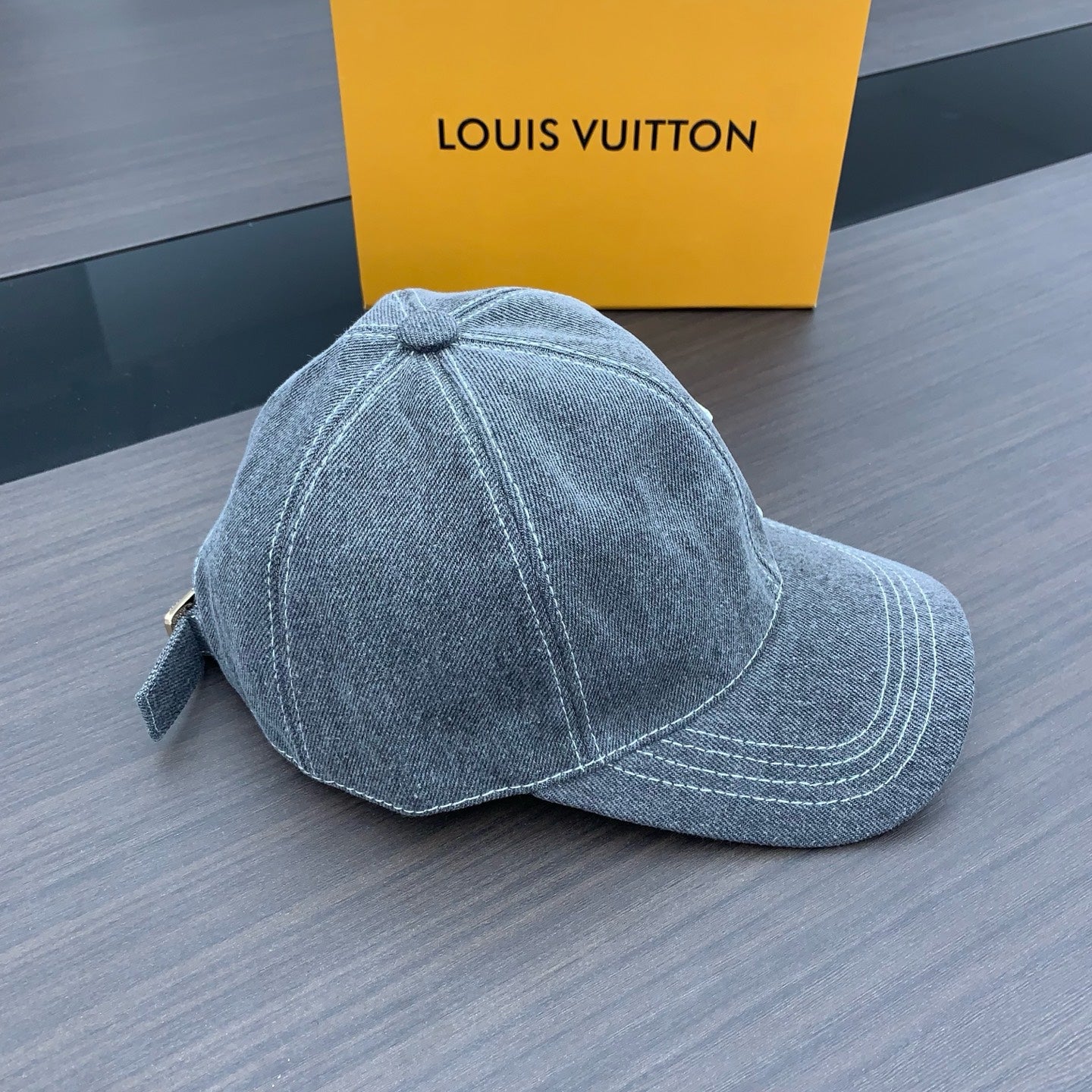 125ZE518MDE Stylish hats