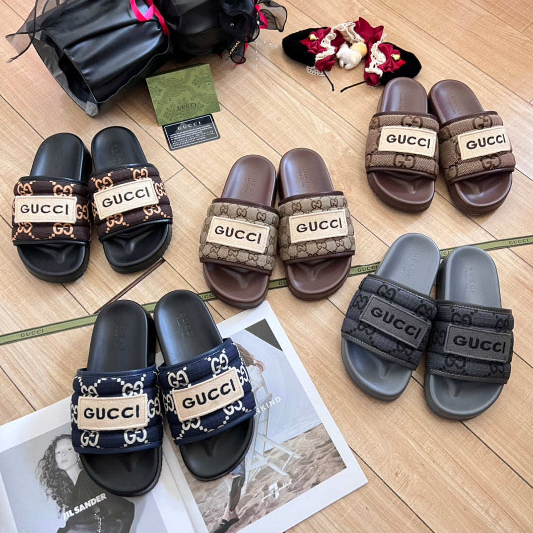 14B84ZDE Stylish Slippers