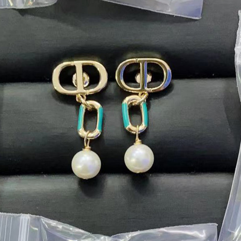 14D1040EDE Stylish Earrings