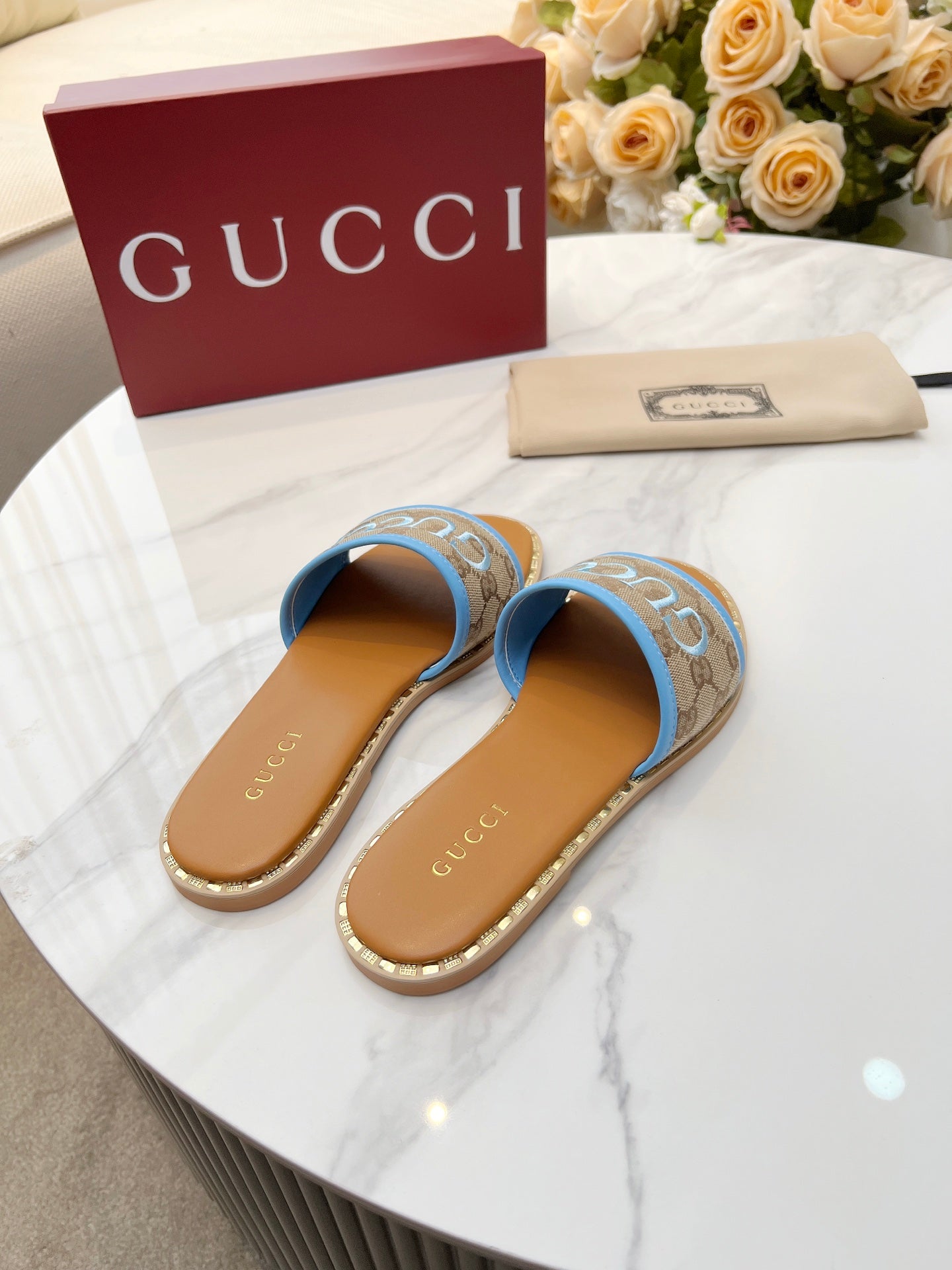 255QB29ZDE Stylish leather Slippers