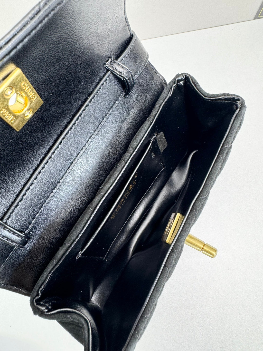 15RC61BDE Stylish leather bag