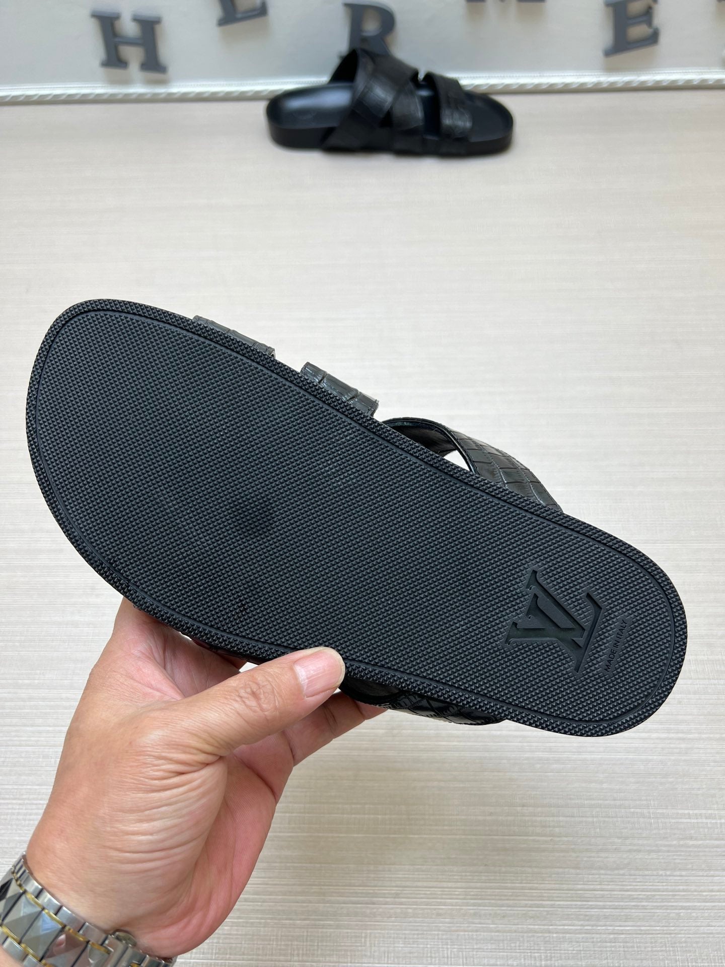 54E89ZDE Stylish slippers