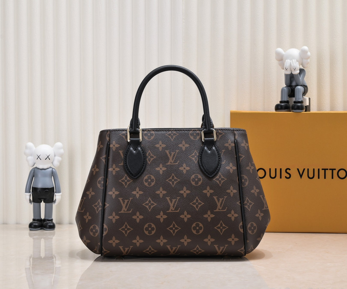 165NE102BDE Stylish leather bag