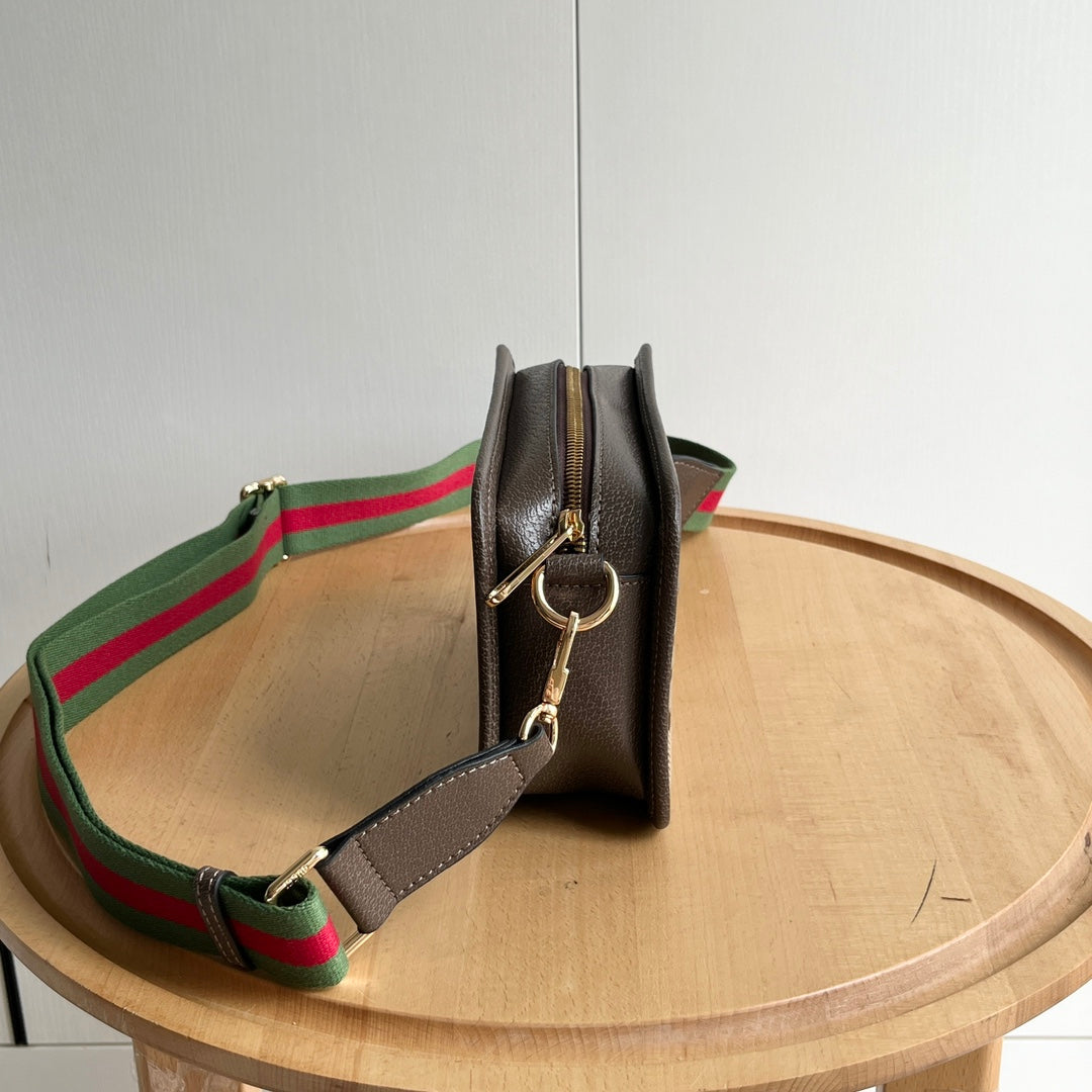 155NB81BDE Stylish leather bag