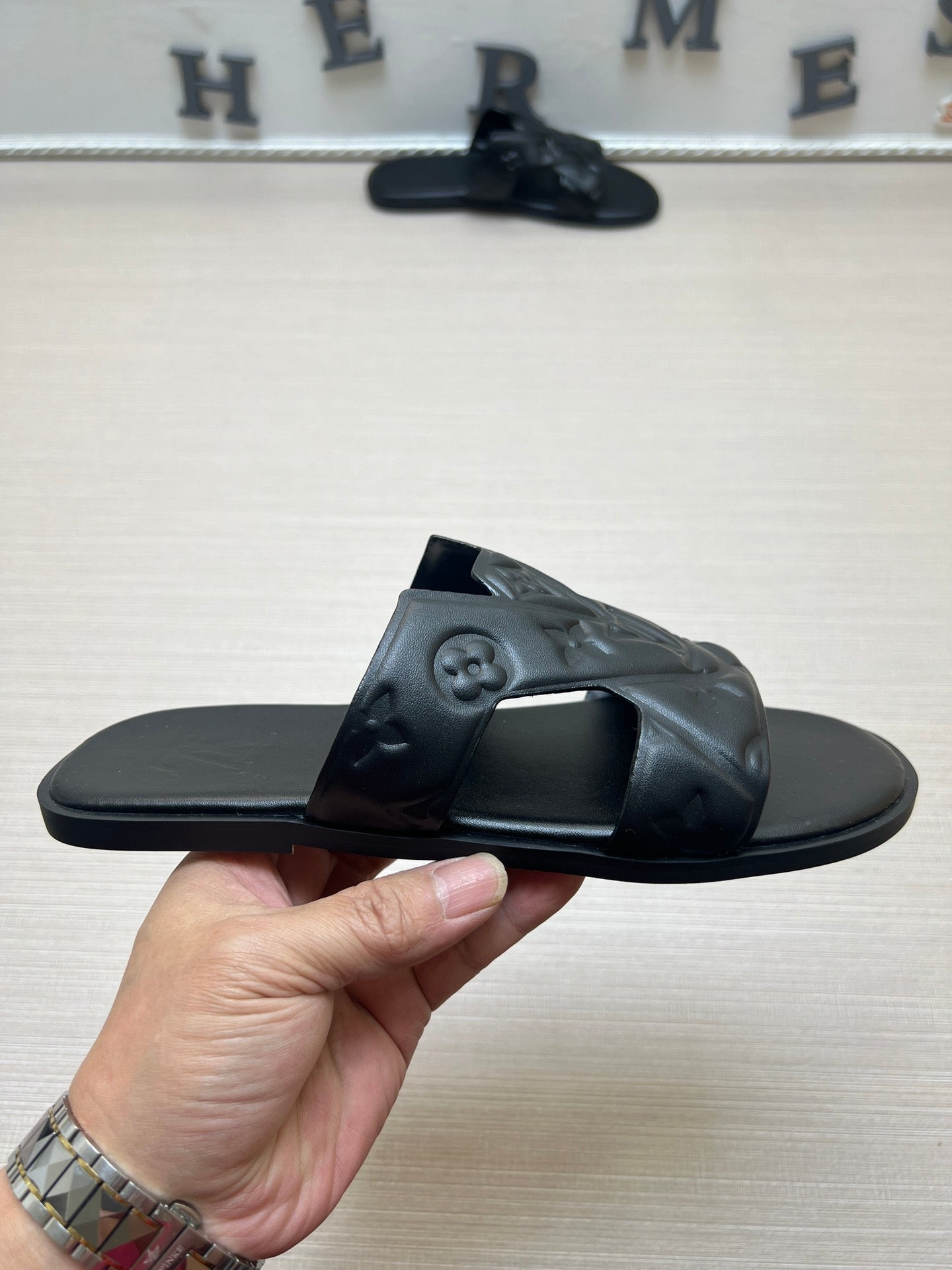 54E30ZDE Stylish slippers