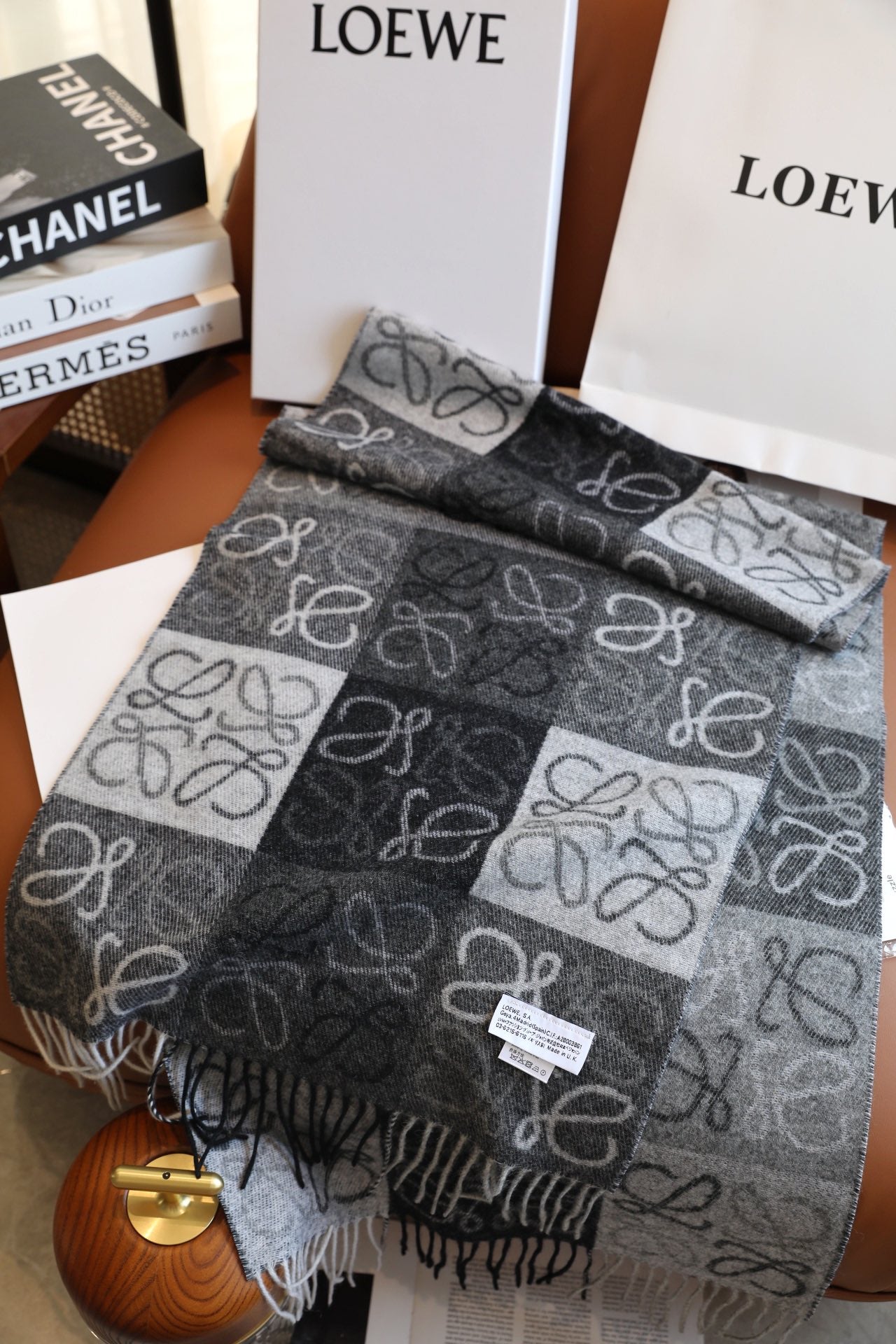 175RA13WDE Stylish Winter Scarves