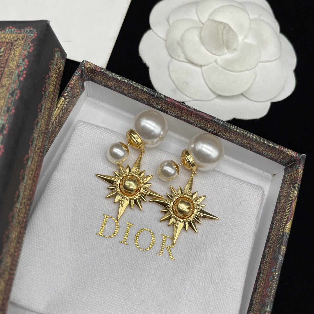 1YD38EDE Stylish Earrings