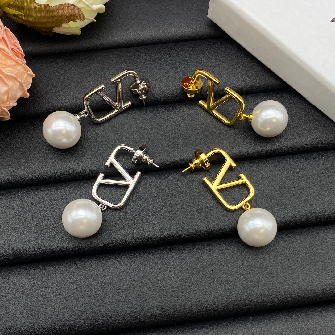 14VL712EDE Stylish Earrings