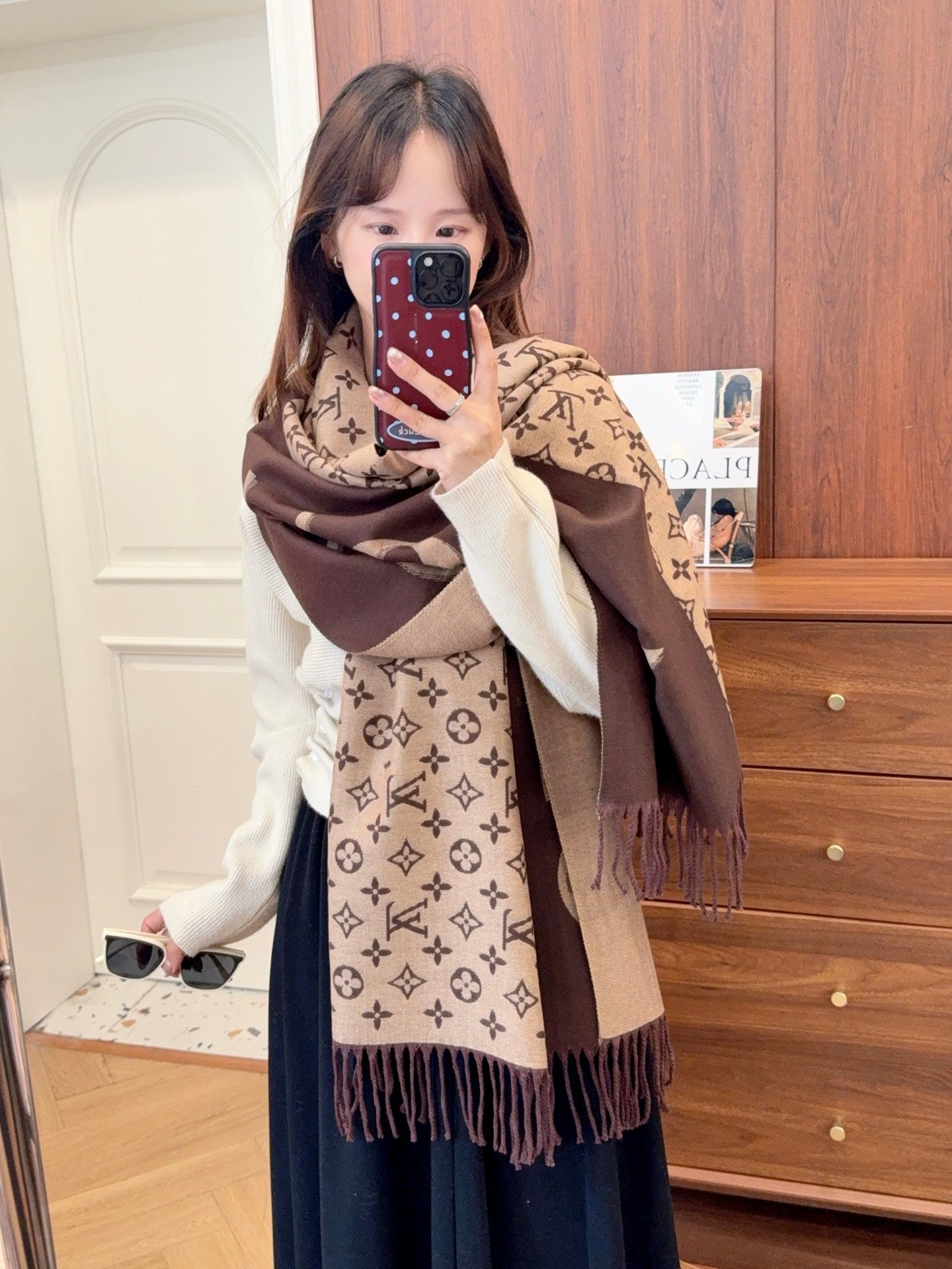 185ZE71WDE Stylish Winter Scarves