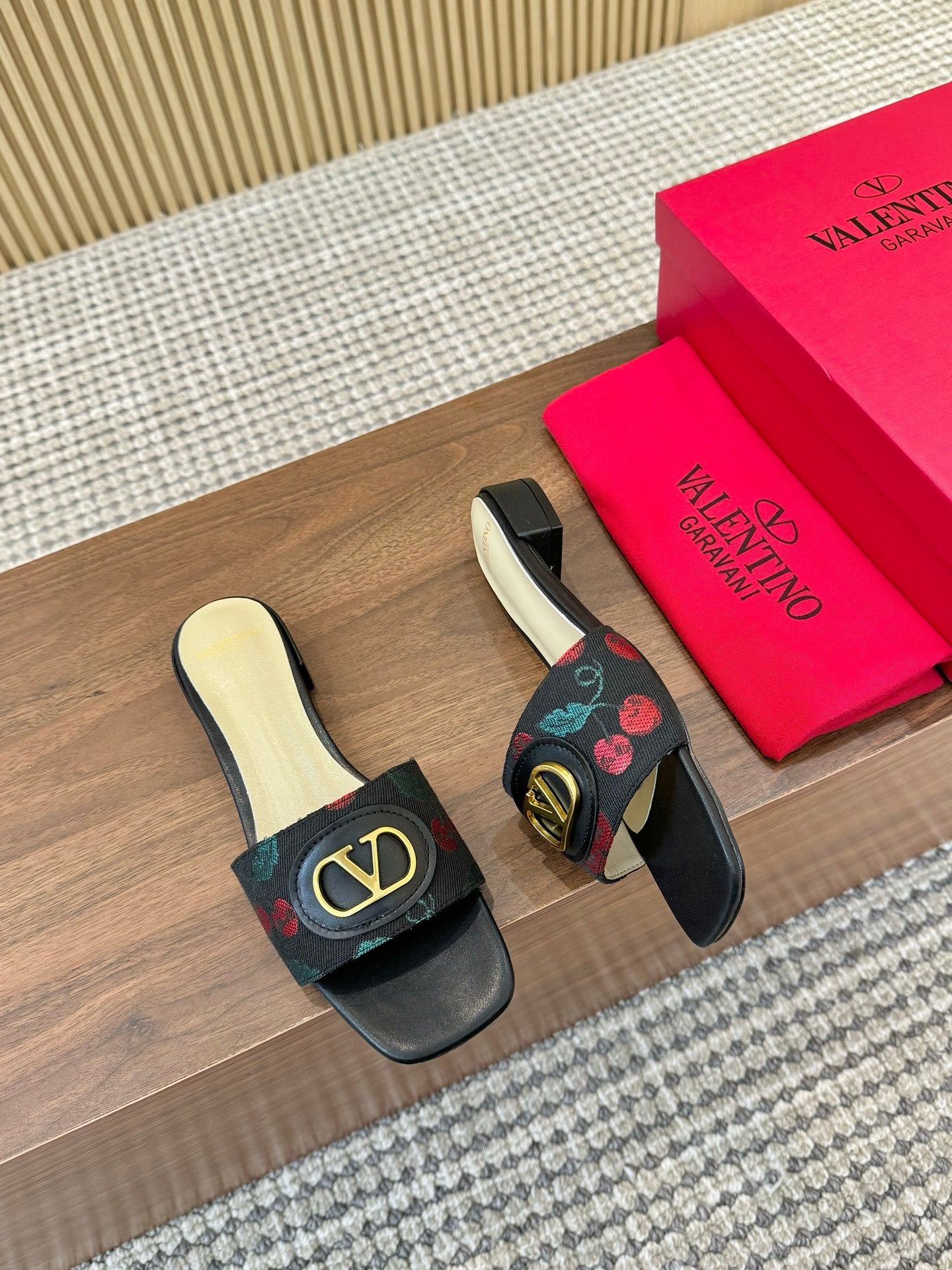 255QVL32ZDE Stylish leather shoes