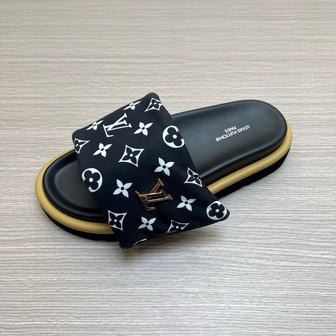 5QE10ZDE Stylish Slippers