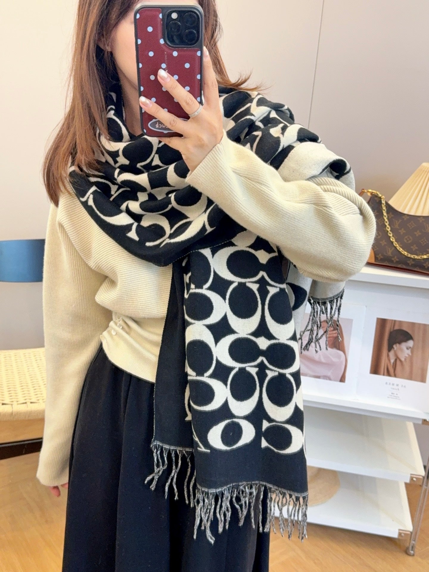 185ZA63WDE Stylish Winter Scarves