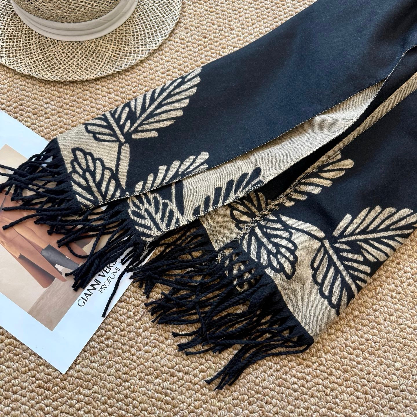 185ZR37WDE Stylish Winter Scarves