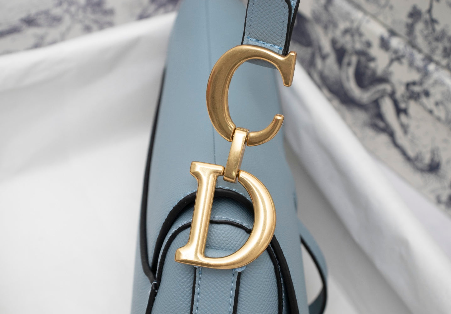 5D11BDE Stylish leather bag