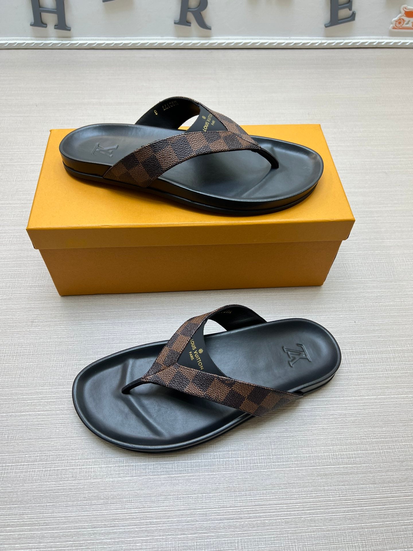 54E85ZDE Stylish slippers