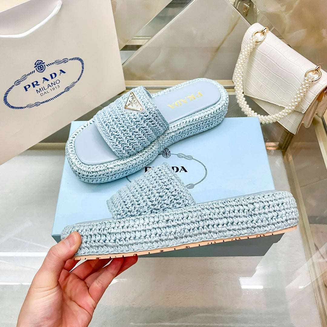 14PD22ZDE Stylish slippers