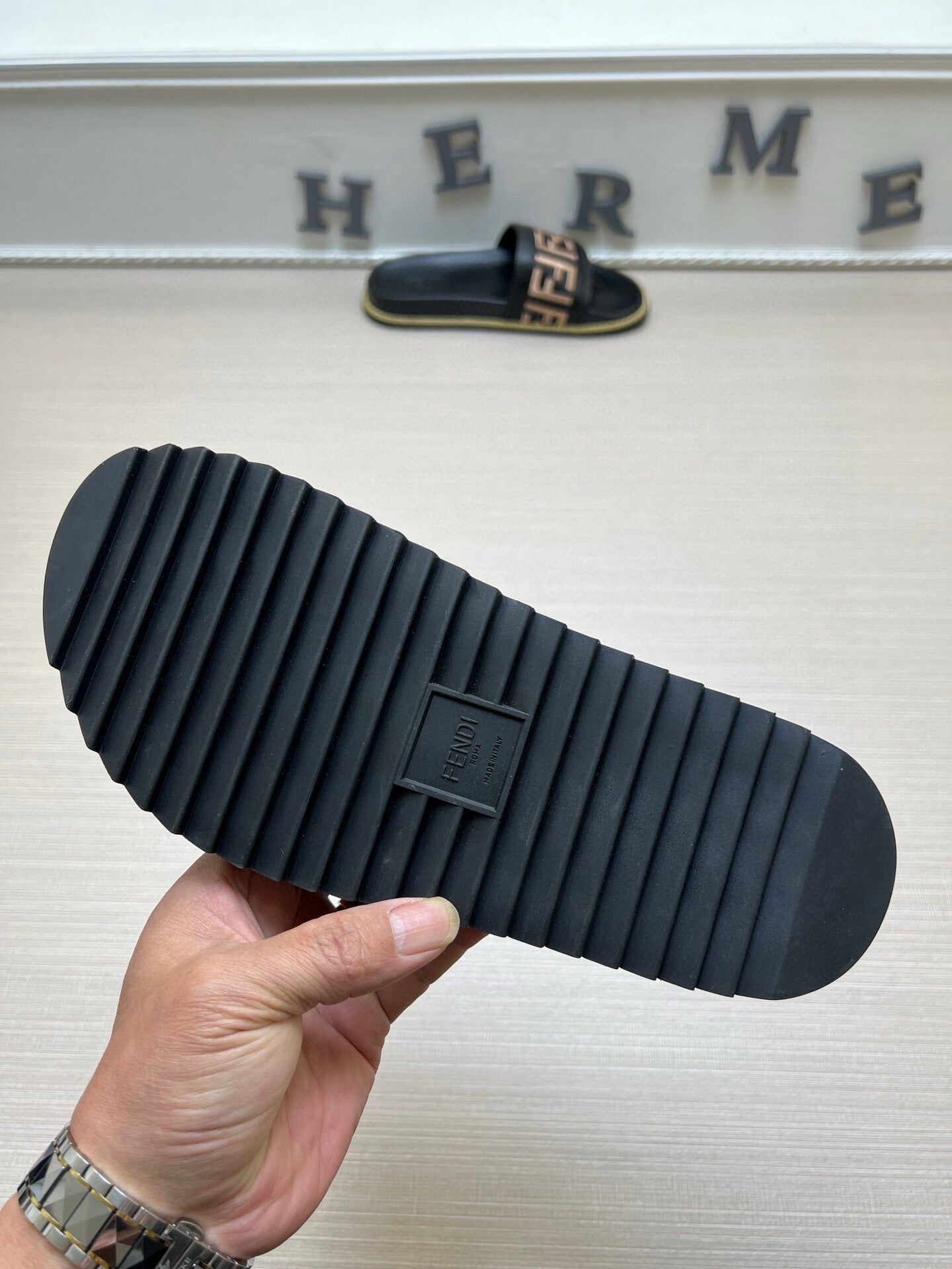 54F25ZDE Stylish slippers