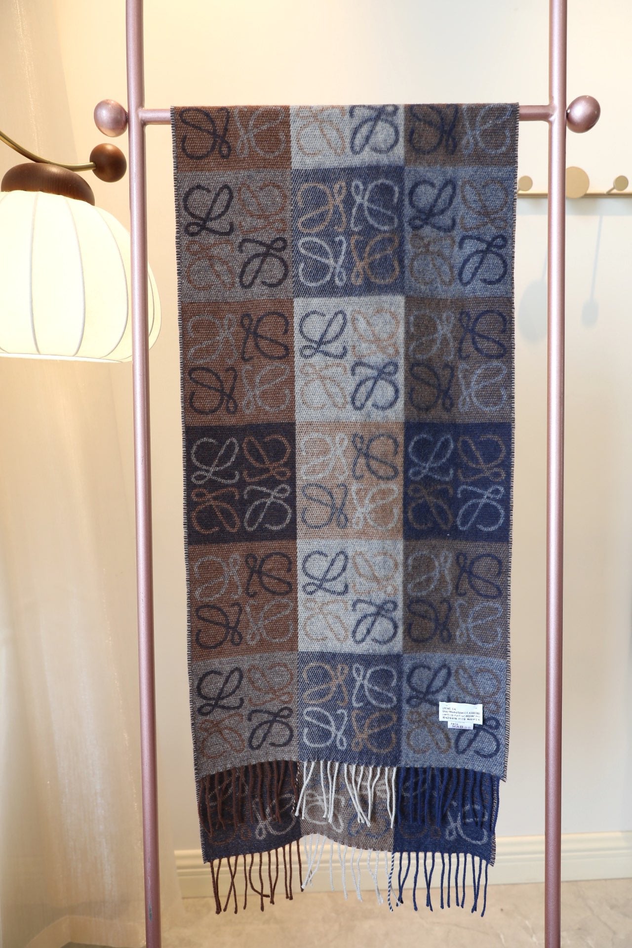 175RA13WDE Stylish Winter Scarves