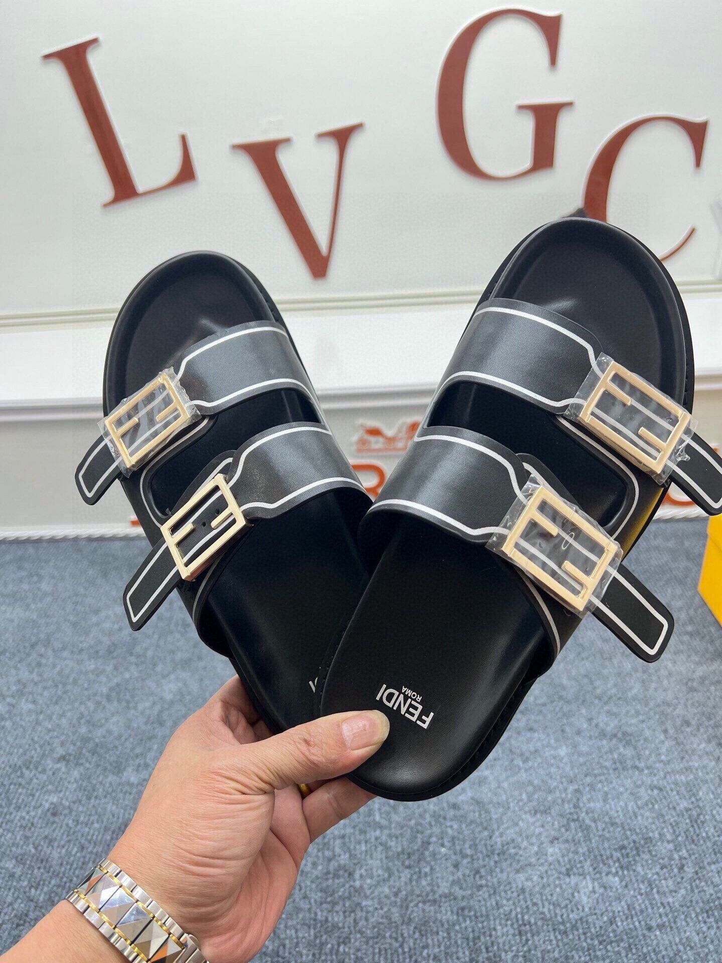 54F38ZDE Stylish slippers