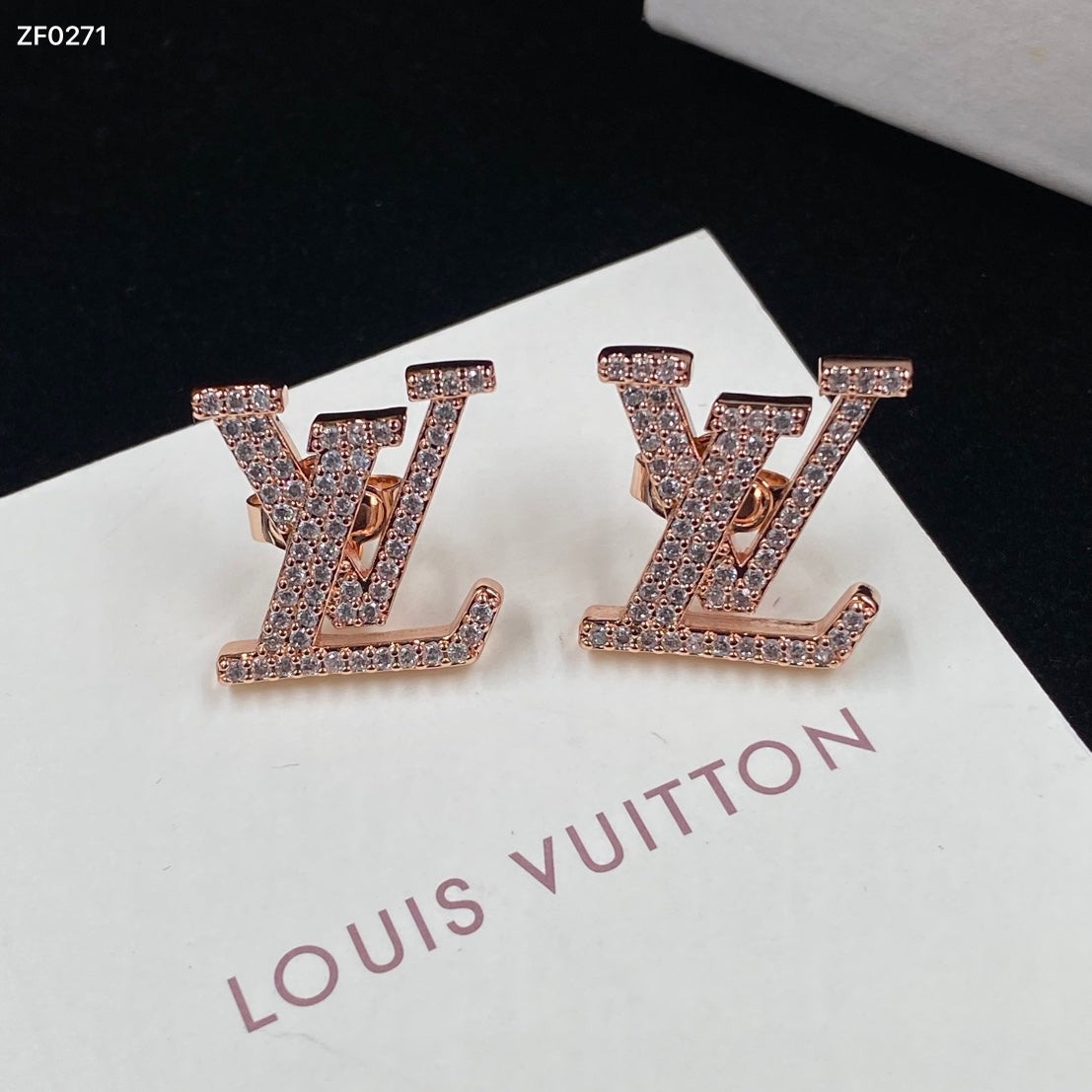 1E214EDE Stylish Earrings