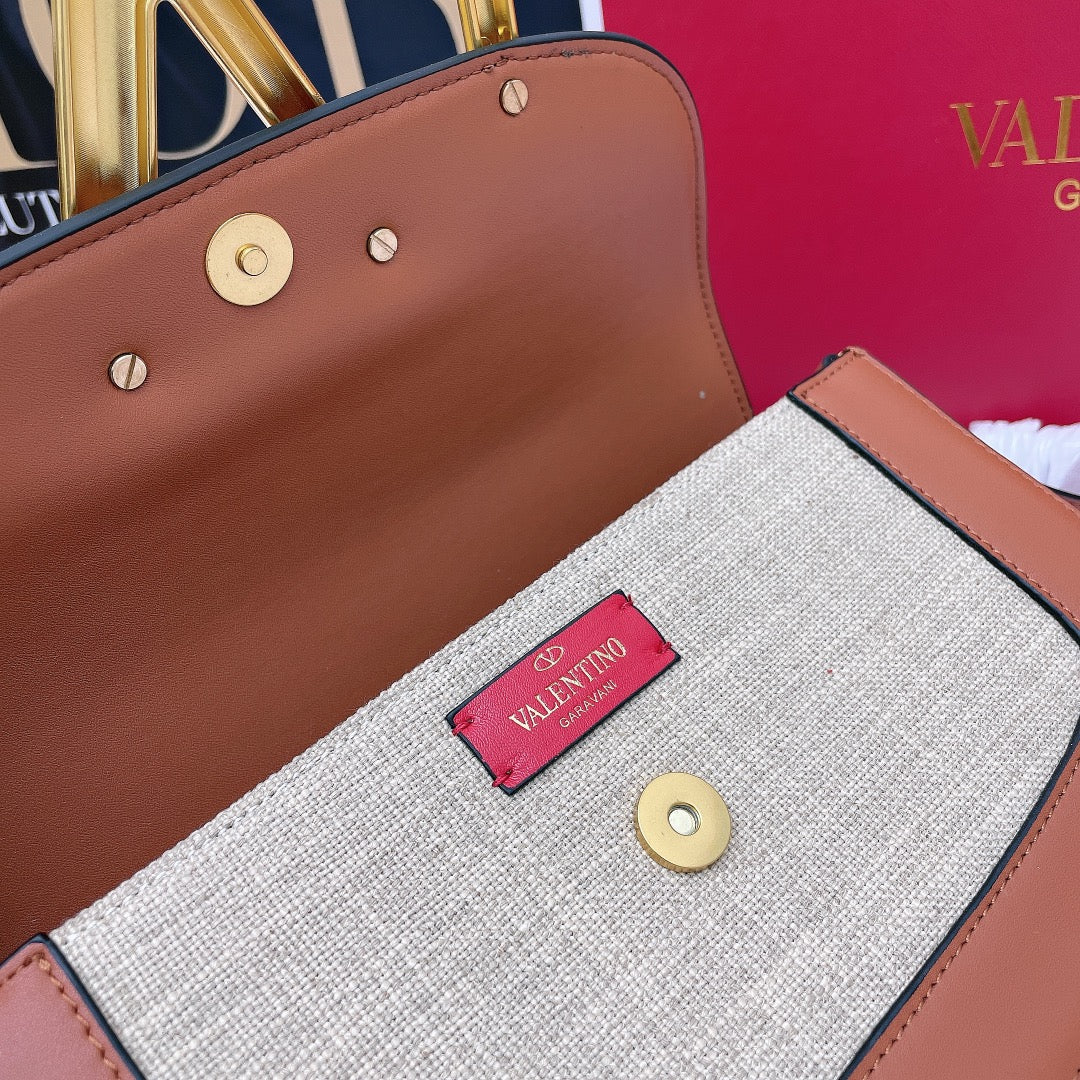 5A45BDE Stylish leather bag