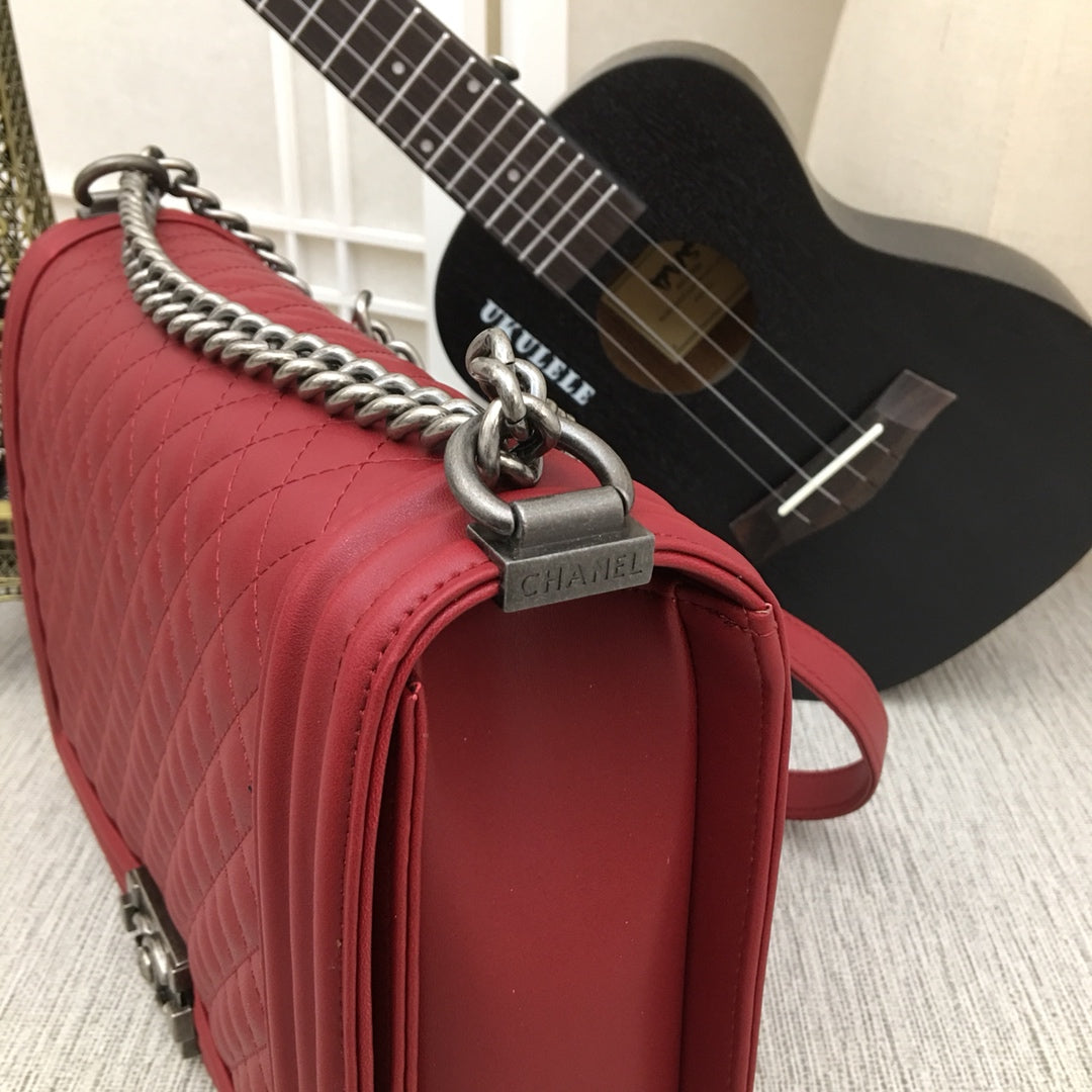5C60BDE Stylish leather bag